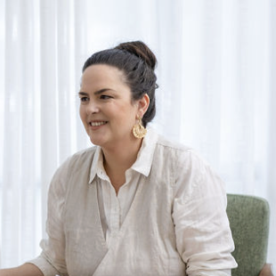 Episode 44: Honouring Early Pregnancy Loss through; Culture, Care and the Physiological perspective with Dr Naomi Jansson